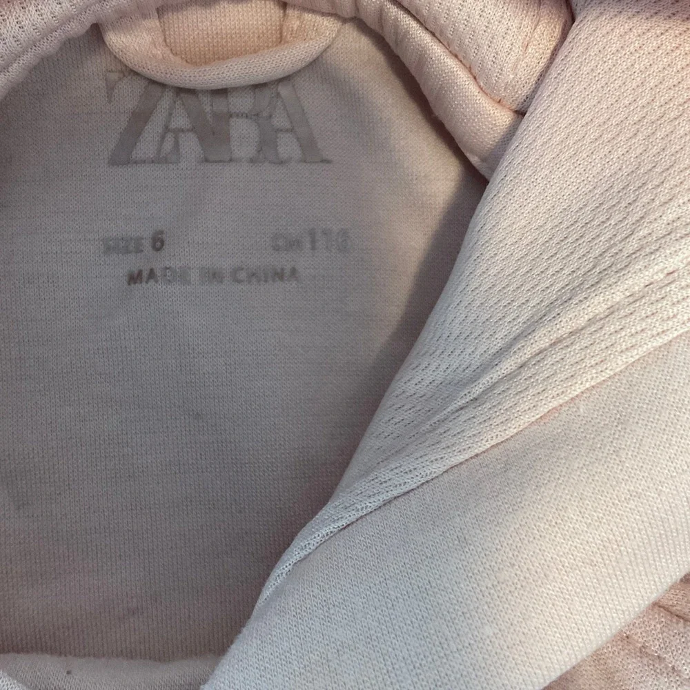 ZARA Hoodie Jogger Set Kids Size 6 Pink Excellent Embossed Rose Gold Tracksuit